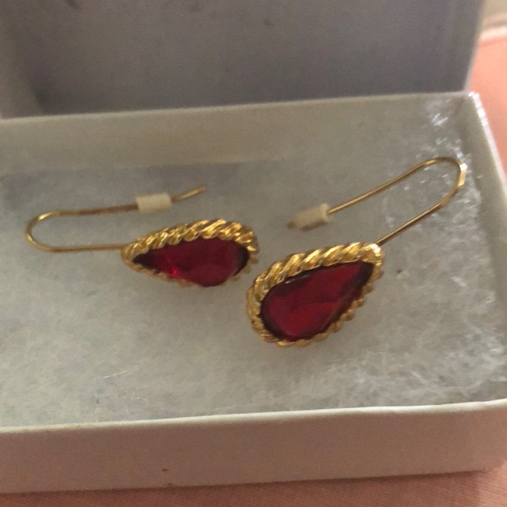 Dangle earrings